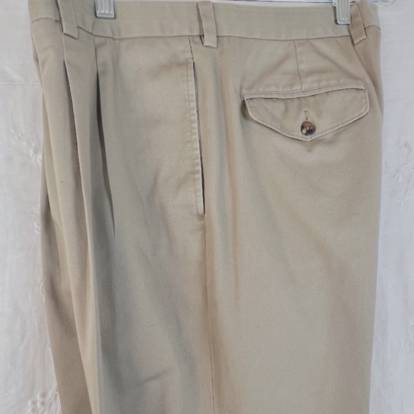 L.L. Bean Wrinkle-Free Chinos Men’s Sz 36 Like New! - Picture 7 of 9